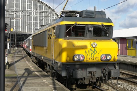Loc 1748 met trein 1535