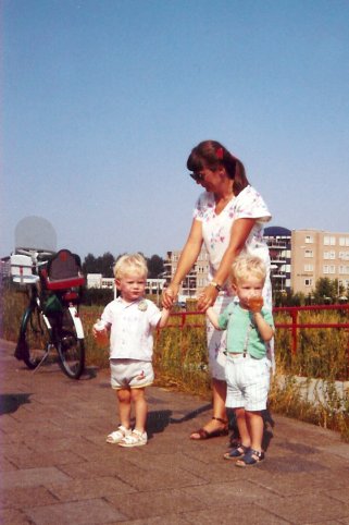 Ik samen met mijn broer Alex op station Purmerend