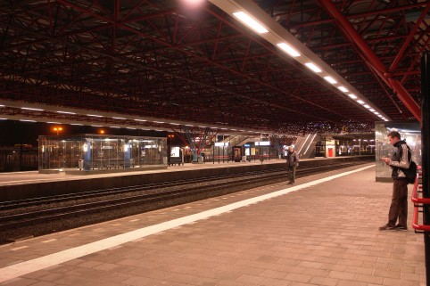 Nachtelijk station Zaandam