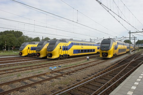 Rangeerterrein met IRM materieel