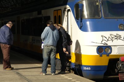 Rokende conductrice: rookpaal 30 meter verderop