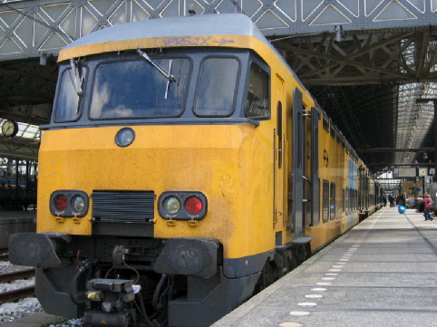 trein 2251