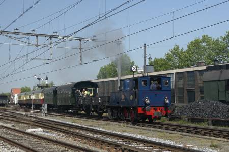 Locomotief nummer 5 voor tram nummer 1 11 uur 's ochtends