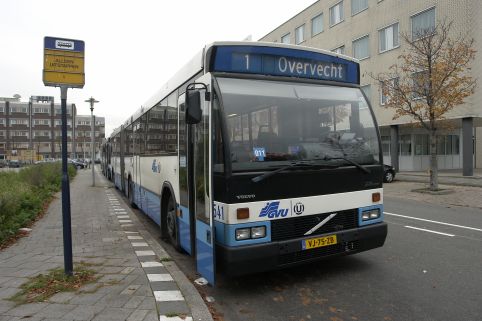Bus 541, zojuist aangekomen als lijn 1