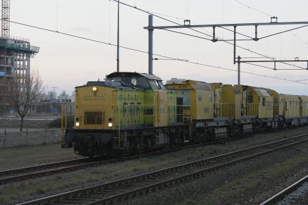 RRF's 16 met slijptrein RR16M10