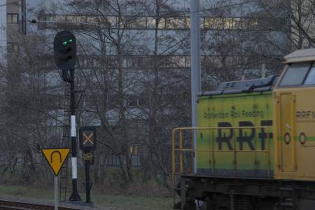 Groen sein met kruis