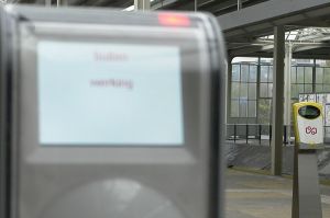 NS paal en GVB paal