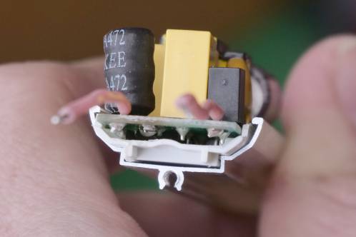 An electronic circuit on a PCB with multiple components closely grouped so these fit inside a Philips Master LEDtube