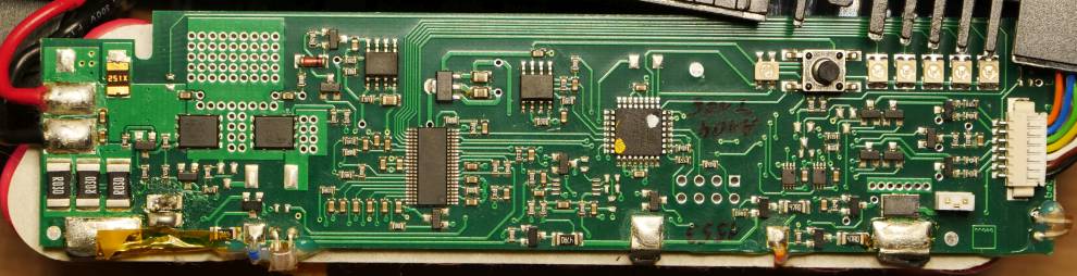 The well populated PCB of a Bebob V90RM battery with BMS, voltage regulators, FETs, fuses and thermistors